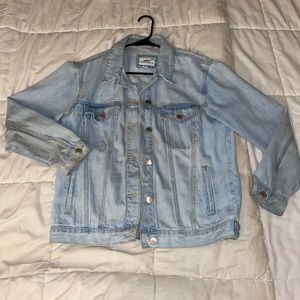 Women’s Light wash jean jacket
